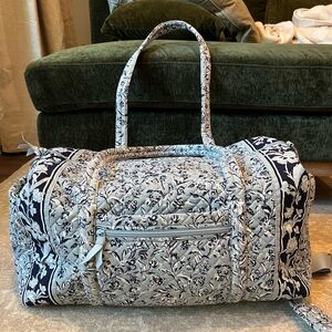 Vera Bradley Large duffle bag